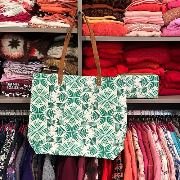 Thirty one printed green and white tote and matching wallet - Picture 1 of 3